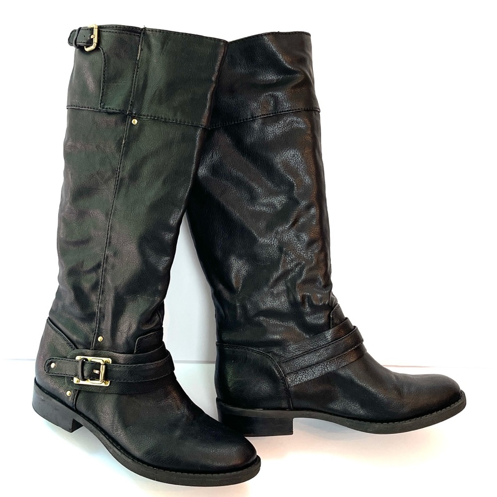 BLACK RIDING BOOTS WITH GOLD BUCKLE DETAIL